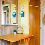 Σπίτι διακοπών Colourful Family House With Pastels And Garden Martofte
