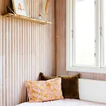 Σπίτι διακοπών Colourful Family House With Pastels And Garden *