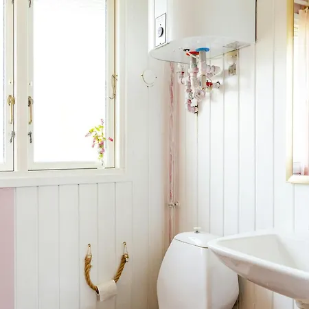 Prázdninový dům Colourful Family House With Pastels And Garden