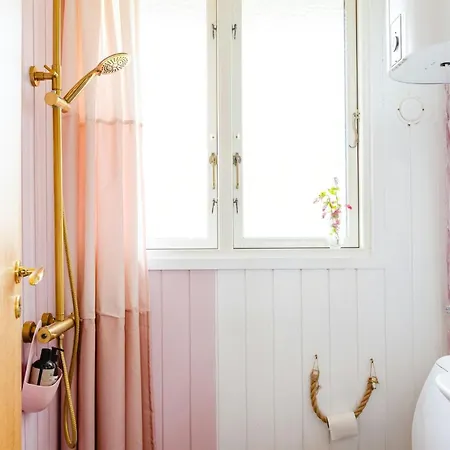 Prázdninový dům Colourful Family House With Pastels And Garden *