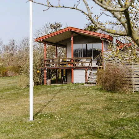 Ferienhaus Colourful Family House With Pastels And Garden *