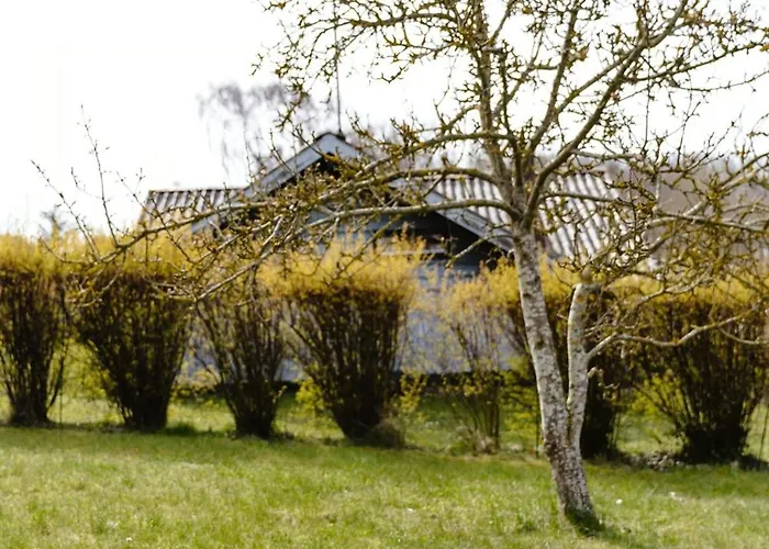Colourful Family House With Pastels And Garden Nyaraló