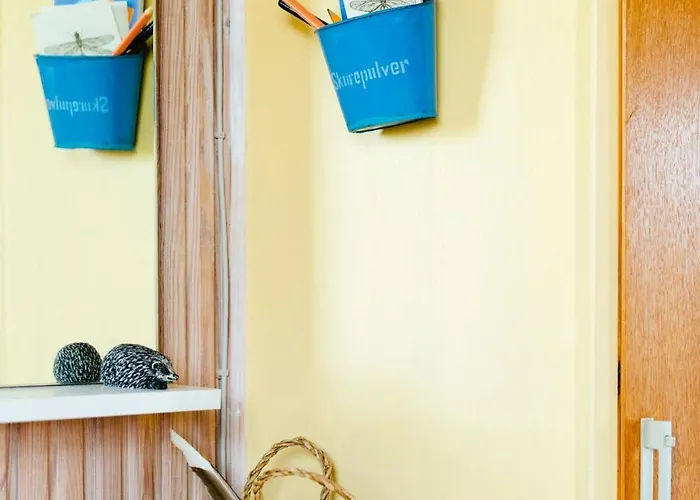 Colourful Family House With Pastels And Garden Nyaraló *