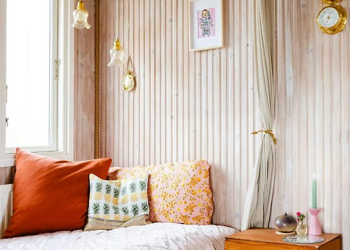 Nyaraló Colourful Family House With Pastels And Garden *