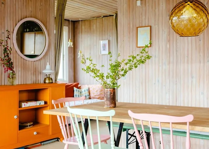 Colourful Family House With Pastels And Garden Ferienhaus Martofte