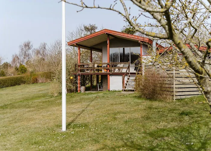 Ferienhaus Colourful Family House With Pastels And Garden *