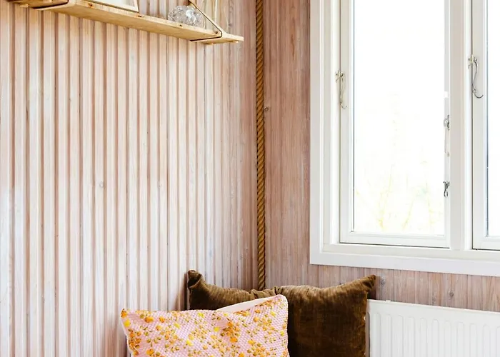 Ferienhaus Colourful Family House With Pastels And Garden *